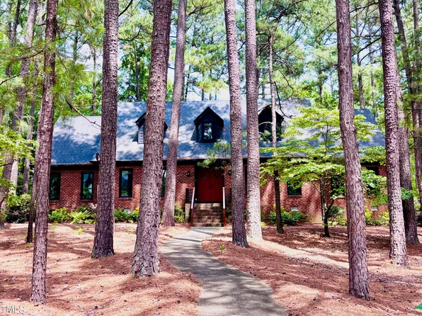 917 Queensferry Rd, Cary, NC 27511