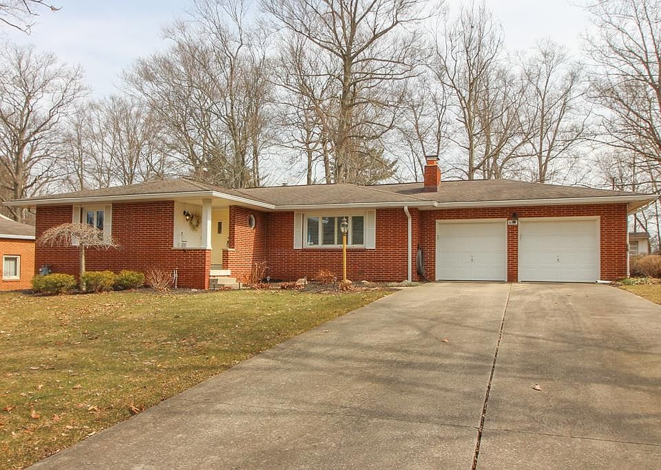 1st image of 689 Mayer Dr