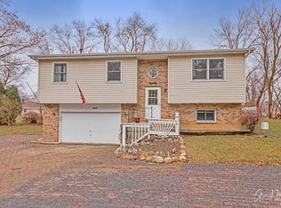 28774 W Big Hollow Rd, McHenry, IL 60051