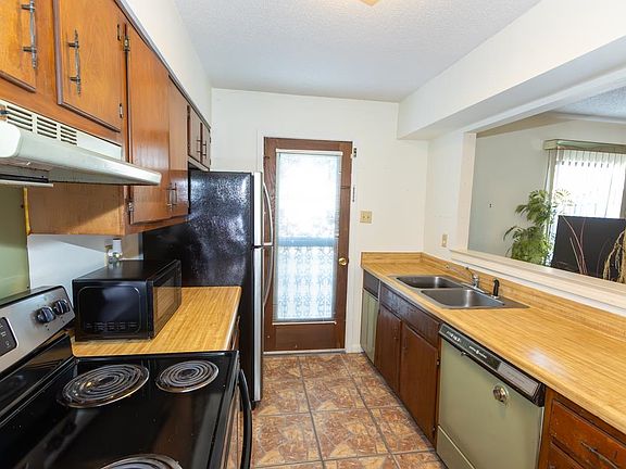 4th image of 2107 Seven Oaks Dr #2107