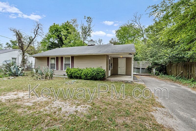 1st image of 3018 Acorn Rd