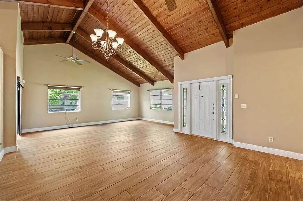 3 bed, 1700 sqft, $3,500 — Photo 4