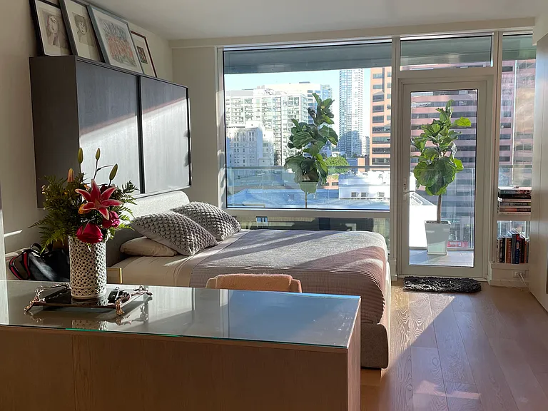 877 Francisco St #1115 — Photo 7