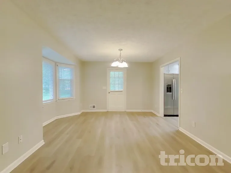 167 Hardy Cir — Photo 4