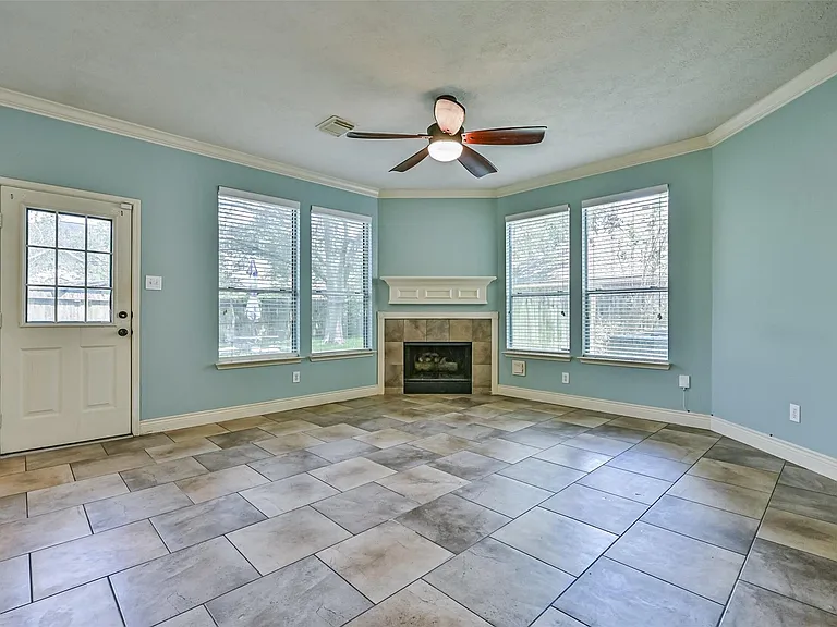 2714 Safe Harbour Cir — Photo 17