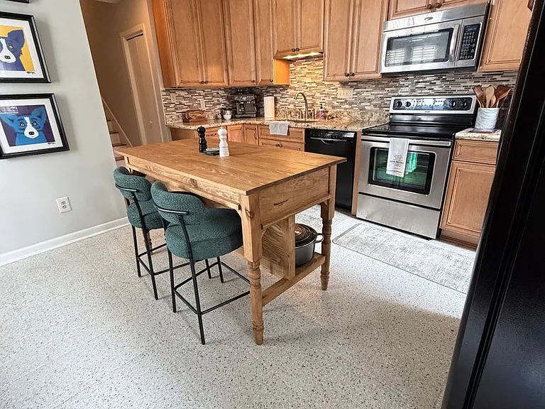 802 Spain St #3 — Photo 32