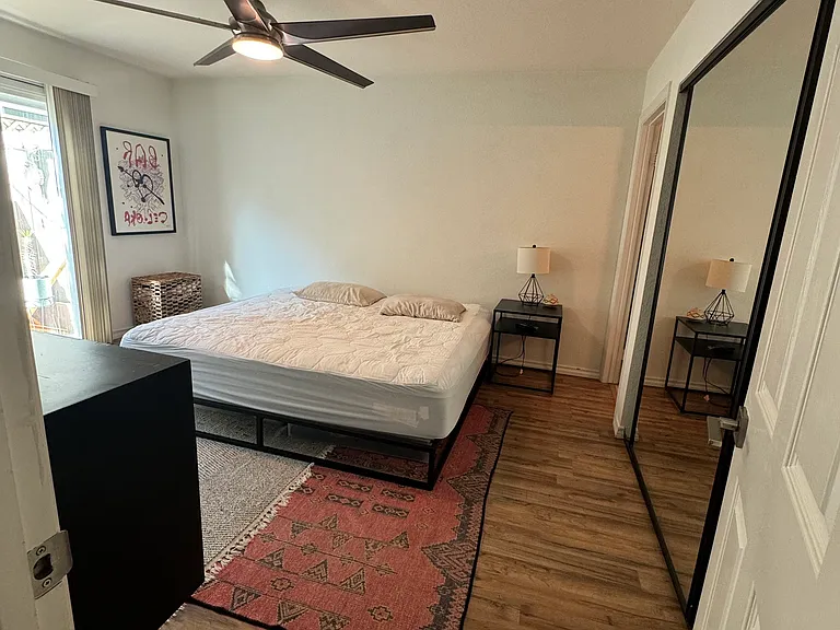 2828 Famosa Blvd — Photo 12