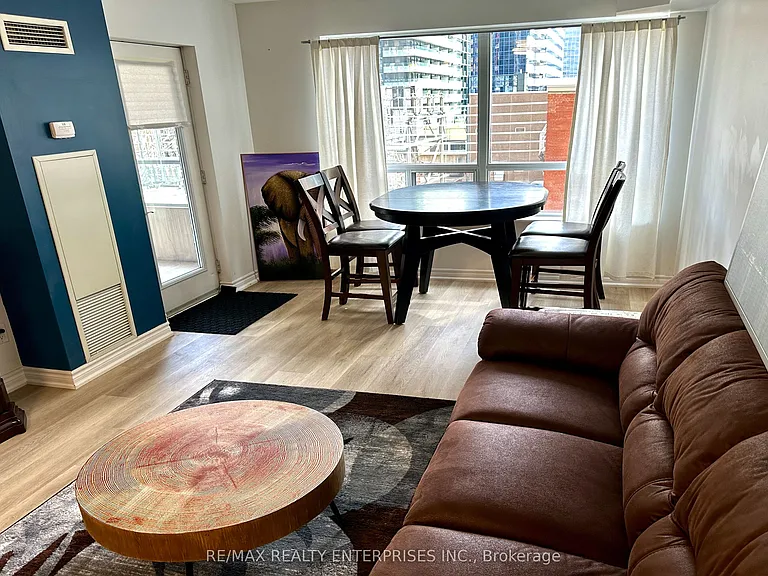250 Wellington St W #436 — Photo 14