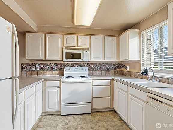 2nd image of 13216 NE Salmon Creek Avenue #B3