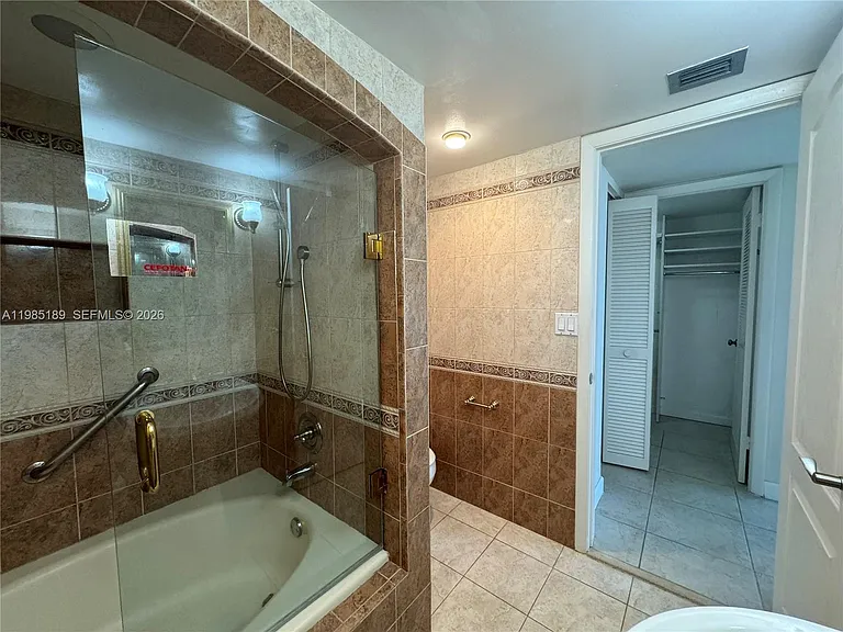 2555 Collins Ave #2002 — Photo 29