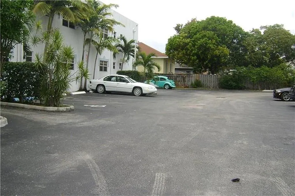 1 bed, 1.0 bath, 581 sqft, $1,800 — Photo 1