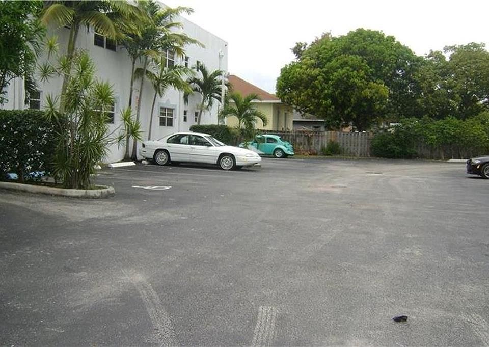 1st image of 1925 Madison St APT 17