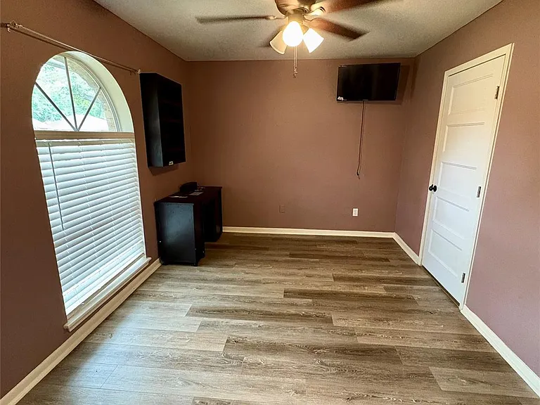 21802 Rotherham Dr — Photo 21