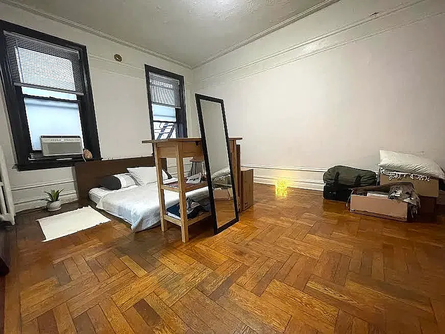 951 Carroll Street — Photo 2