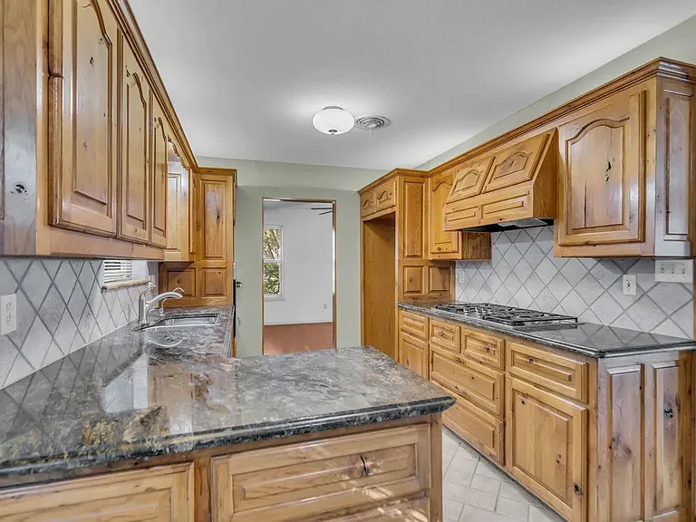 2972 Maydelle Ln — Photo 16