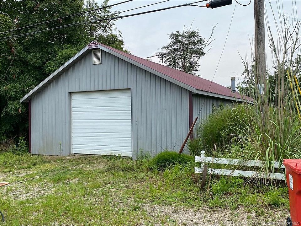 2nd image of 495 W Lincoln Hills Rd