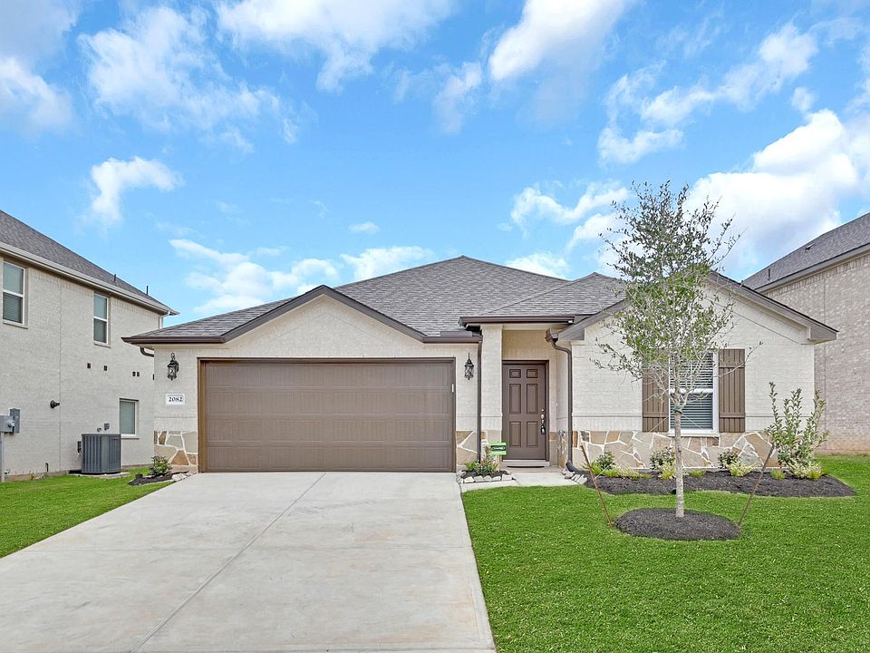 FOR LEASE!! BRAND NEW HOME! GREAT SCHOOLS! BEAUTIFUL NEIGHBORHOOD WITH LAKES AND TRAILS! GREAT LOCATION CLOSE TO I 45! NEW WASHER/DRYER/FRIDGE INCLUDED.