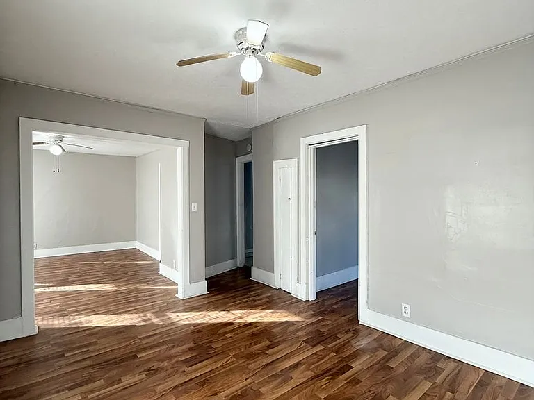 1911 Park Ave — Photo 2