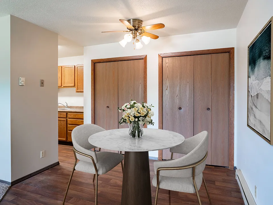 Fargo, ND Summerfield Apartments | 21A | Dining