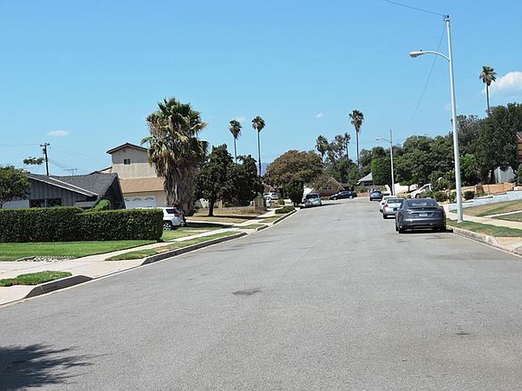 3rd image of 424 N Mangrove Ave