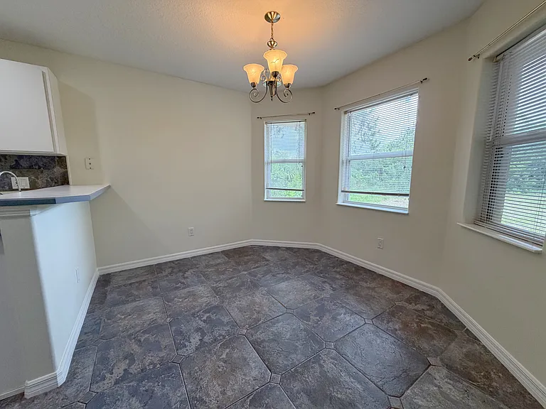 5 Lewisdale Pl — Photo 8