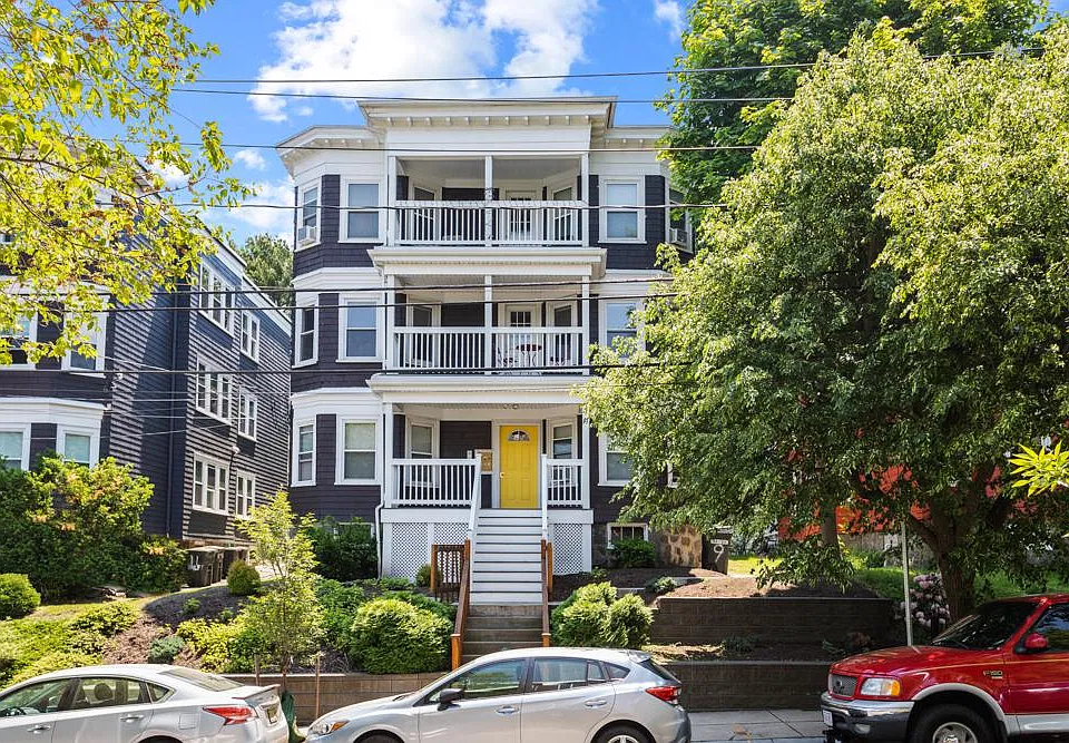 9 Bailey St #2