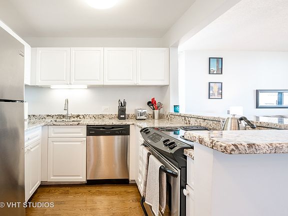 4th image of 3660 N Lake Shore Dr APT 2104