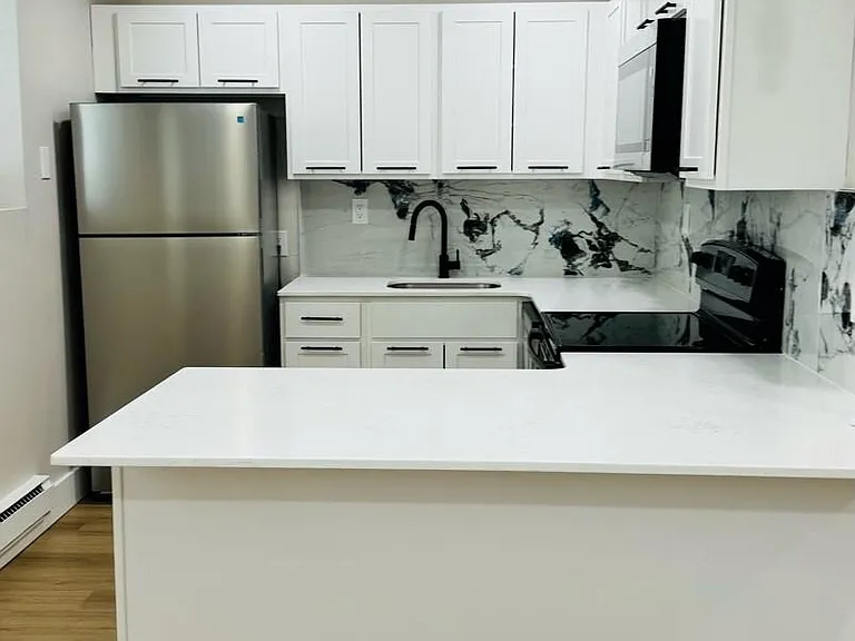 Laura Lane Apartments — Photo 1