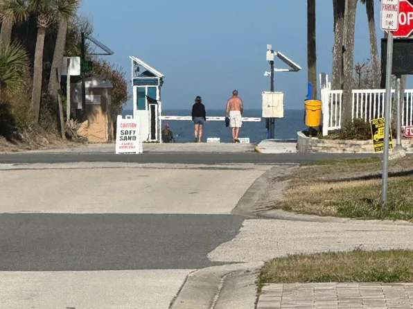 204 Rockefeller Dr, Ormond Beach, FL 32176