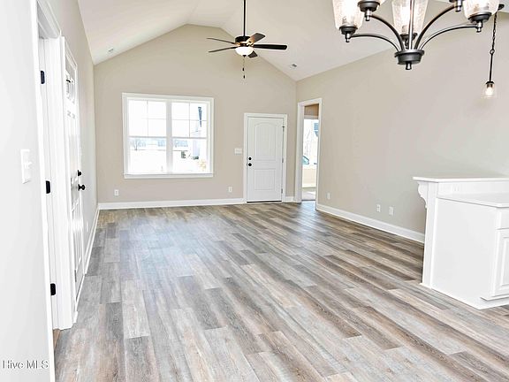 3rd image of 3808 Valleyfield Lane N