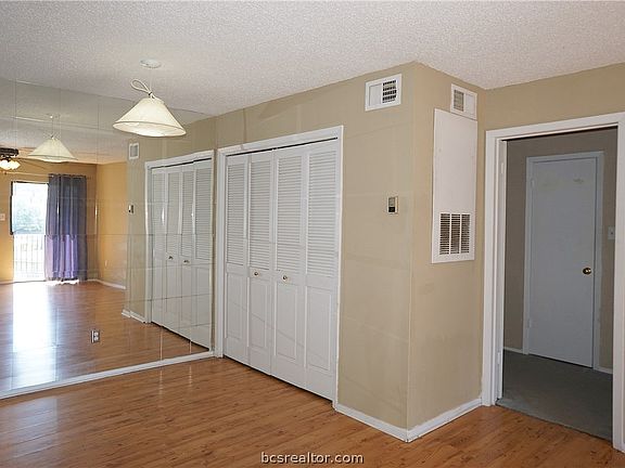5th image of 1901 Holleman Dr W APT 308