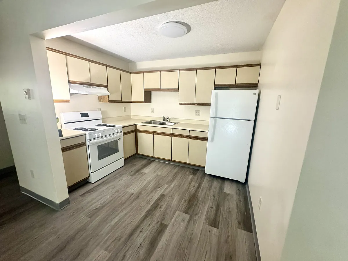 Building Photo - 27 Maple Ave #1