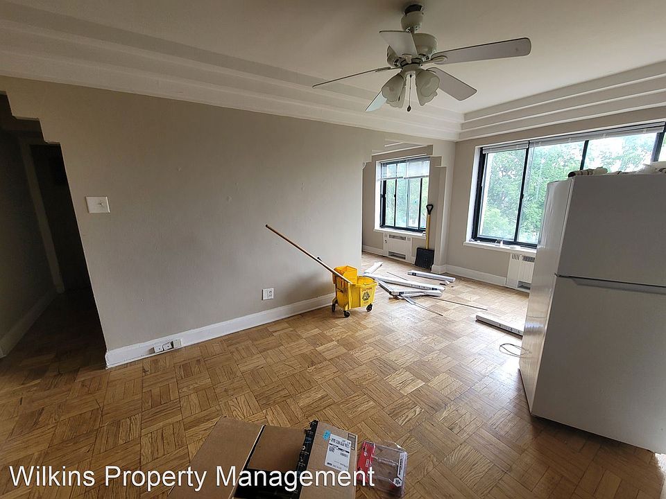 1st image of 2121 E Capitol Dr APT 305