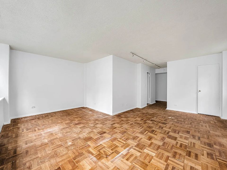 1st image of 110 E 36th St APT 5A