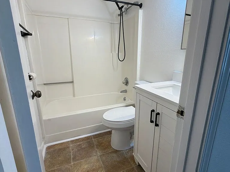 37-39 Rushwood Dr — Photo 5