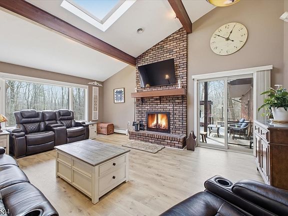 5th image of 15 Copeley Rd