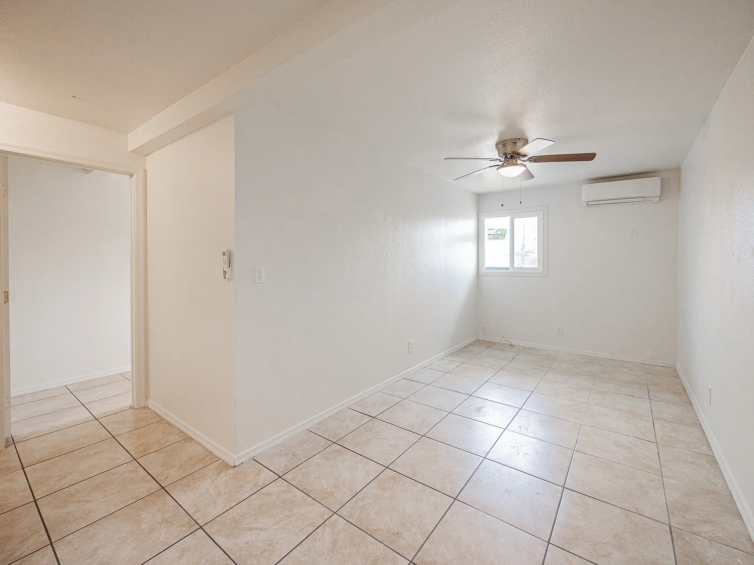 864 E Chandler Blvd, Chandler Az — Photo 3