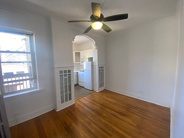 2nd image of 901 W Carmen Ave #3E