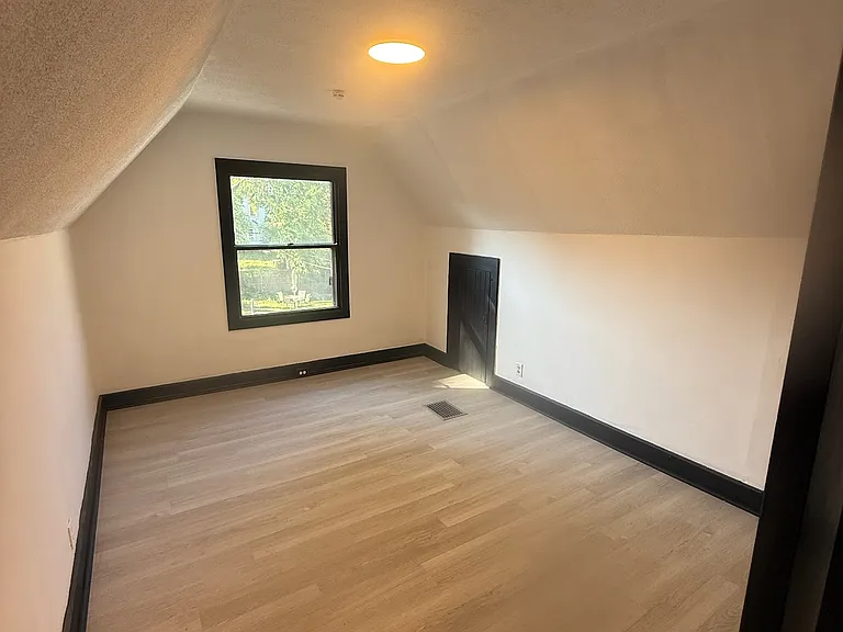 22 Weider St — Photo 26