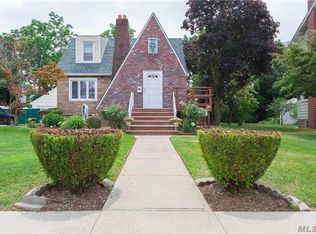 28 Gold St, Valley Stream, NY 11580