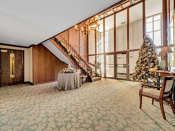 4th image of 1 Oak Brook Club Dr APT A201
