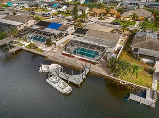 6516 Solitaire Palm Way, Apollo Beach, FL 33572