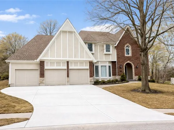 5500 NW 62nd St, Kansas City, MO 64151