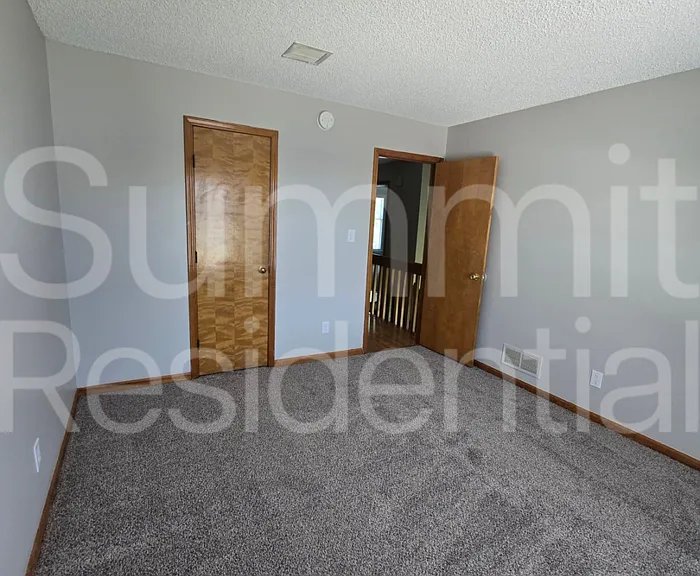 6636 W 152nd St — Photo 8