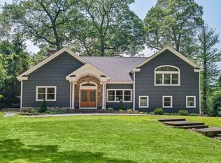 18 Wilderness Rd, Saint James, NY 11780