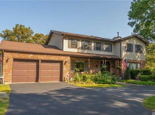 24 Rosedale Ave, Medford, NY 11763