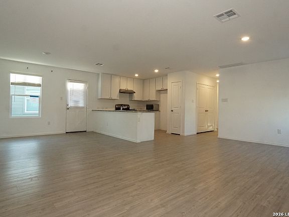 4th image of 13815 Llama Place