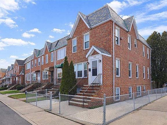 3rd image of 1802 Stuart St