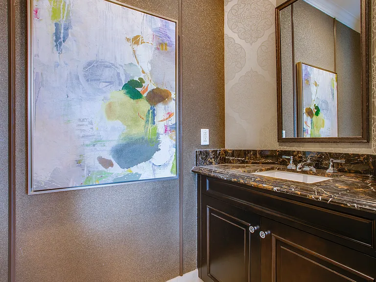 2555 N Pearl St #1402 — Photo 30