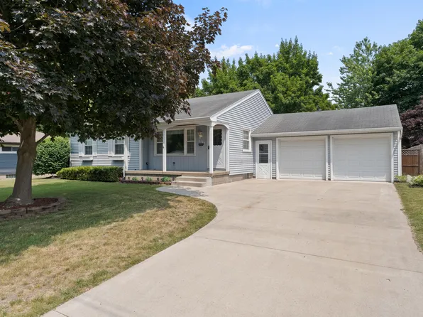 4148 Hillsdale Ave NE, Grand Rapids, MI 49525